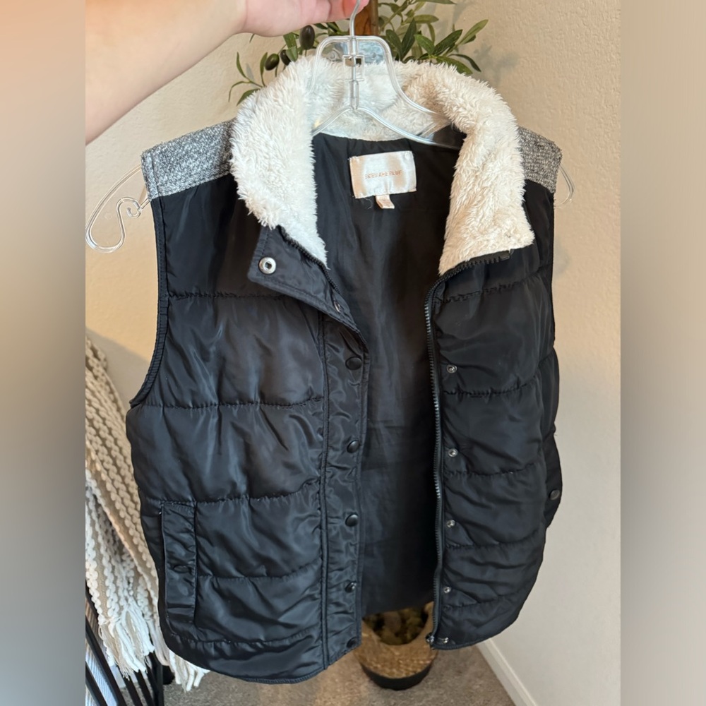 Vest with Sherpa!